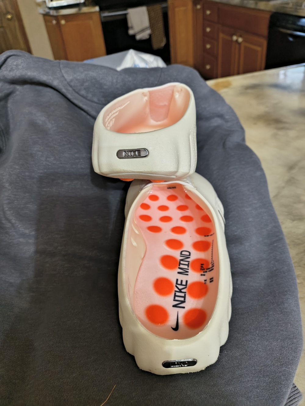 Nike Mind Cream Foam Slide Mules with Pink & Orange Insole - Picture 4 of 5